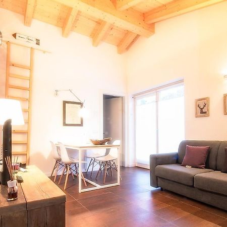 Dolomiti Di Brenta House Apartment มาดอนนาดีกัมปิโญ ภายนอก รูปภาพ
